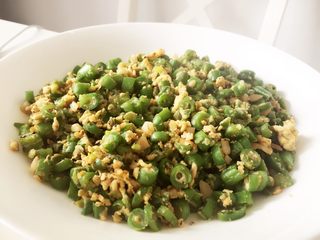 4、豆角鸡蛋煎饼 ,出锅备用