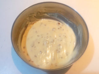 15、酸奶鸡蛋饼,调匀即可