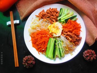 17、时蔬冷面,喜欢吃辣的亲们,可以调成酸辣汁林在上面