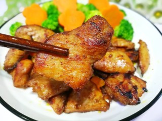 15、蜜汁香煎鸡胸肉,来,让我们一起边吃肉边减肥,这个夏天瘦成一道闪电吧~