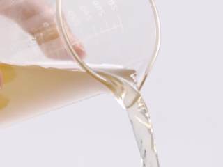 9、烧麦,加泡过香菇的水