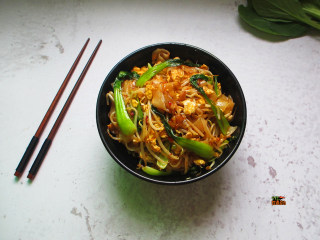 13、秘制炒凉皮,脆嫩爽滑，味道鲜美