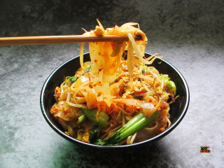 16、秘制炒凉皮,凉皮一直拌着吃都吃腻了，偶尔换一下做法，还不错