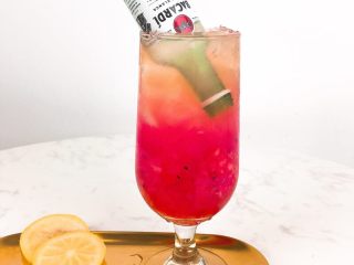 9、微醺来袭，更适合有趣灵魂的一款饮品,装饰即可