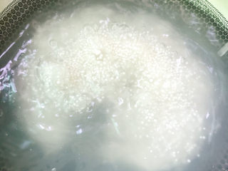 8、西米的完美煮法,继续大火煮