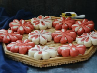 23、花朵馒头,时间到，可以出锅了。