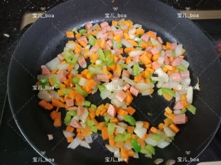 10、时蔬炒面,翻炒均匀