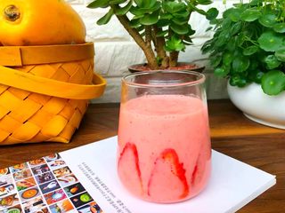 9、草莓酸奶,成品图三