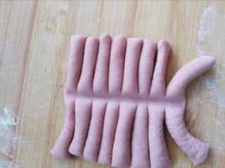 15、花样面食-鞭炮猪,中间蘸点水