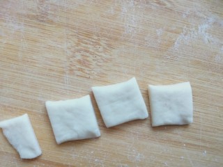 22、花样面食-鞭炮猪,分成小正方形