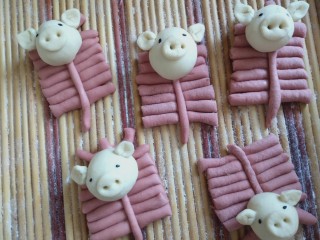 27、花样面食-鞭炮猪,依次都做好醒发20分钟