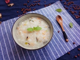 13、宝宝辅食～田园排骨粥,宝宝回家吃了一大碗