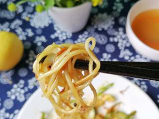 14、月半弯炒(拌)面,来,手机先吃一口!