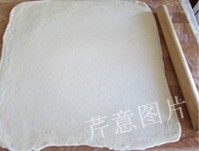17、尼可拉可颂,30分钟后，取出面团，擀开成大约一条边长40cm、厚约4mm的方形大片