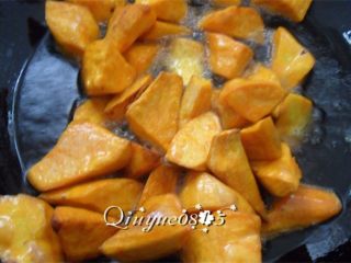 6、拔丝红薯,炸至金黄（或复炸）