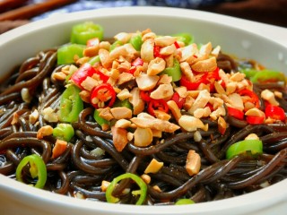 15、酸辣蕨根粉,成品。