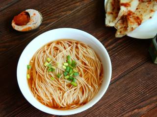 10、懒人料理+快手清汤挂面,最后加入些面汤即可