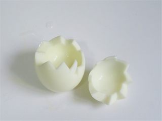 7、可爱的企鹅饭团,煮鸡蛋用雕花刀切出花边