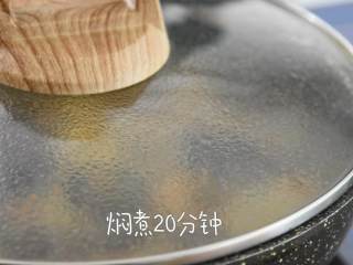 7、嫩滑多汁，色泽均匀，米饭最佳伴侣——黄焖鸡米饭,焖煮20分钟