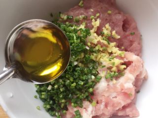 7、吃豆腐~肉末蒸豆腐,然后加入一勺橄榄油