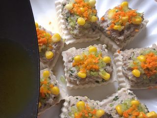 15、吃豆腐~肉末蒸豆腐,花椒热油淋在豆腐肉末上。