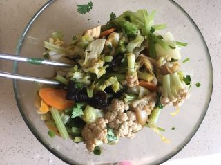 28、夏日减肥食谱之凉拌菜,搅拌均匀 