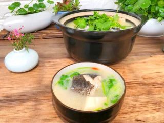 18、鱼头豆腐汤,出锅以后放上香菜