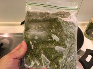 7、清凉一下绿豆汤,结冰后就可以准备下锅啦
