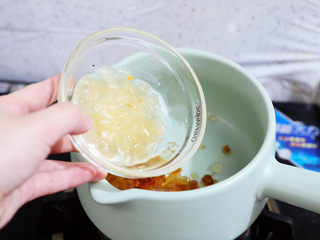 9、桃胶奶冻,加入皂角米