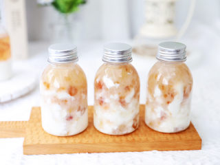 18、桃胶奶冻,喝时拌匀即可