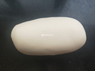 5、花样馒头—寿桃馒头,面团表面看上去光滑，没有气泡就是揉好了