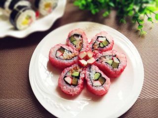 13、樱花寿司,摆盘就成为樱花寿司了。