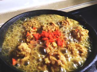 15、简单无油的 焗咖喱肉丸,放入胡萝卜