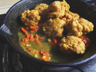 16、简单无油的 焗咖喱肉丸,继续加热至收汁，关火