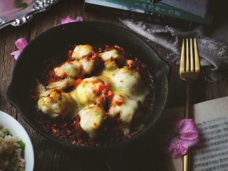 19、简单无油的 焗咖喱肉丸,烤好后取出