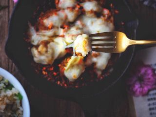 20、简单无油的 焗咖喱肉丸,来 张嘴，趁热吃拉丝~小心烫哦