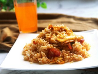 14、辣白菜鸡蛋腊肠炒饭,好了，开吃