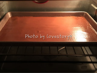 7、风车果丹皮,放入烤箱,温度100度,烤50分钟到1小时出炉。