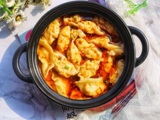 10、酸汤水饺,再加半碗饺子水拌一拌,