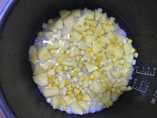 5、超满足便当（21）,再撒上玉米粒