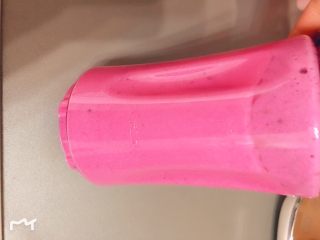 6、顺滑牛奶火龙果,大概一分钟就榨好啦，粗细根据个人口味调整榨的时常