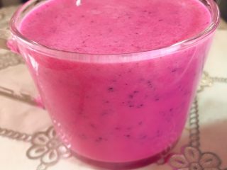 8、顺滑牛奶火龙果,成品啦，喝上一口，浓滑口感炒鸡赞啦