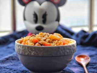 14、五花肉胡萝卜土豆焖饭,成品装碗图