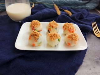 21、海苔芝士肉松饭团,撒上肉松就可以了