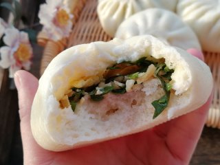 10、韭菜鸡蛋馅儿包子,上班族都可以利用低温发酵来做包子。