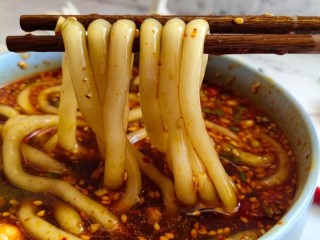 17、酸辣土豆粉,拌匀即可