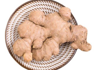 1、姜撞奶,选用的材料必须是老姜，生姜虽然出汁多但是不能用，影响最后成品的成败