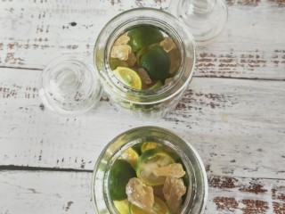 6、冰糖青桔,两瓶都装好了