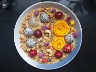 14、芒果思慕雪,最后一步。撒上一些奇亚籽。