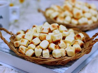 17、奶香小花朵馒头,颜值担当，营养不打折，香味馋哭邻居家小孩，